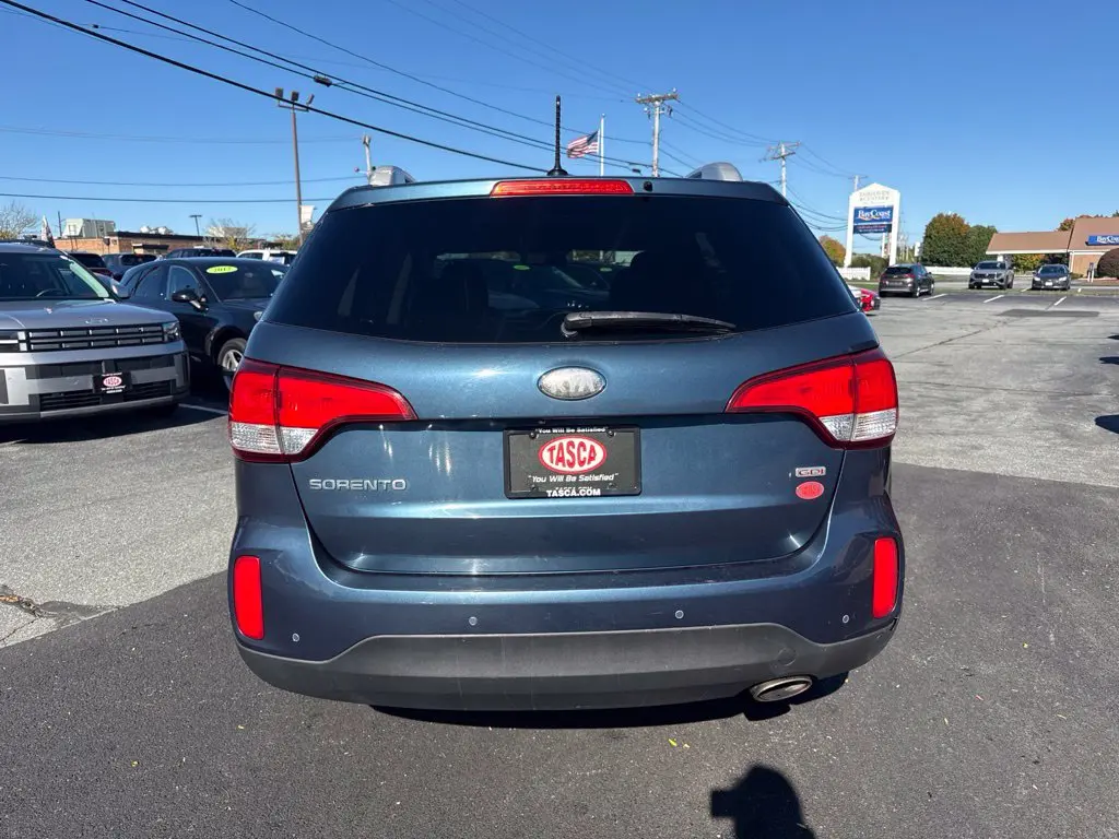 2014 Kia Sorento - $8,702
