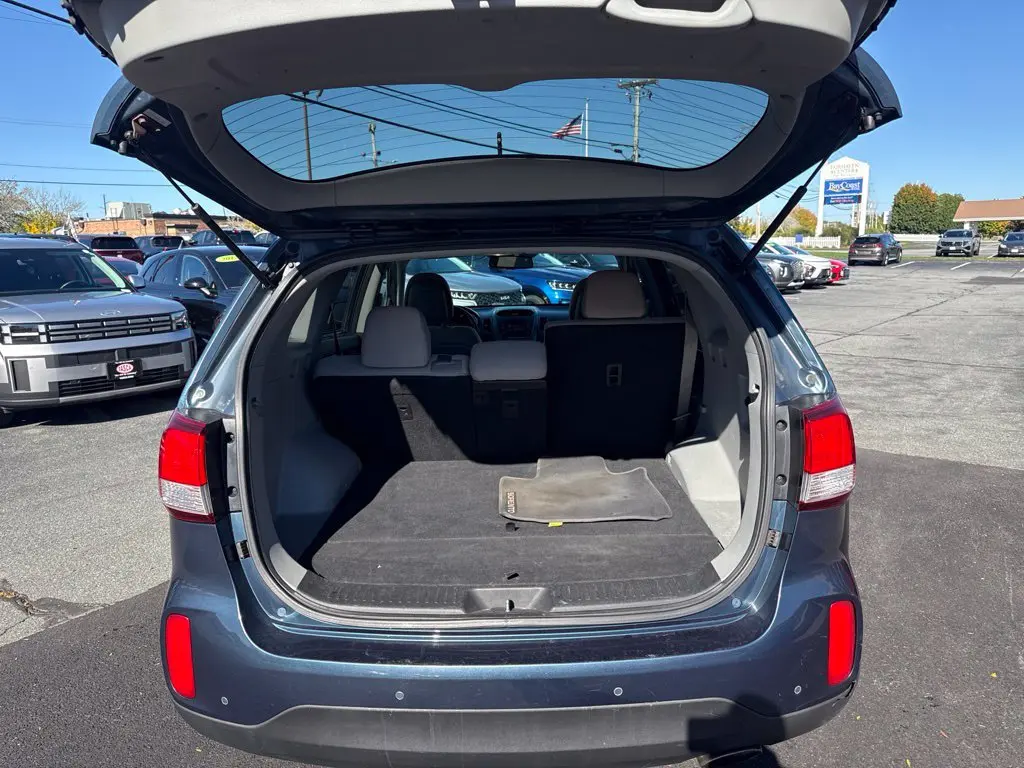 2014 Kia Sorento - $8,702
