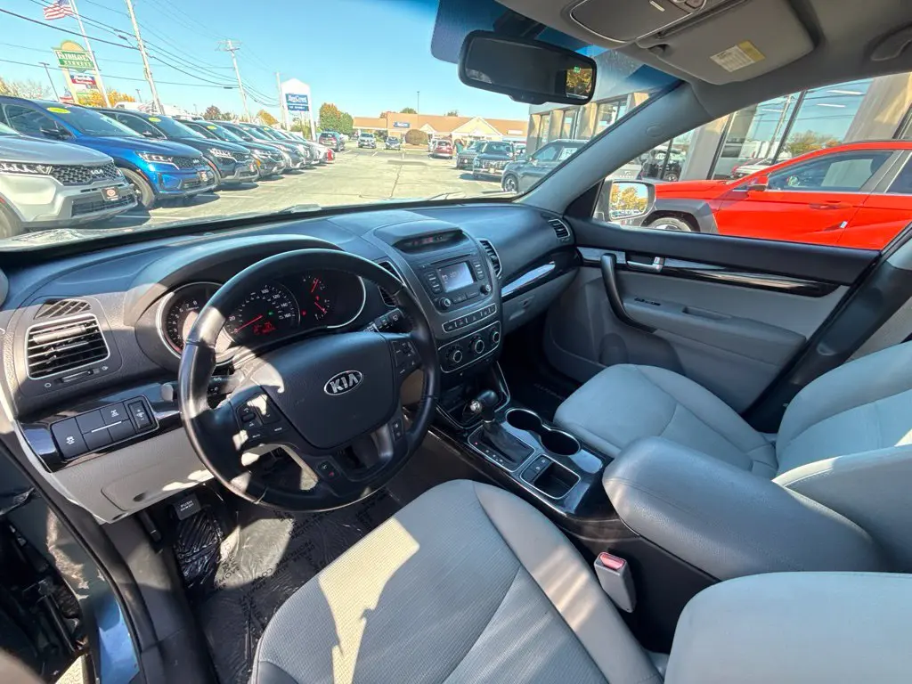 2014 Kia Sorento - $8,702