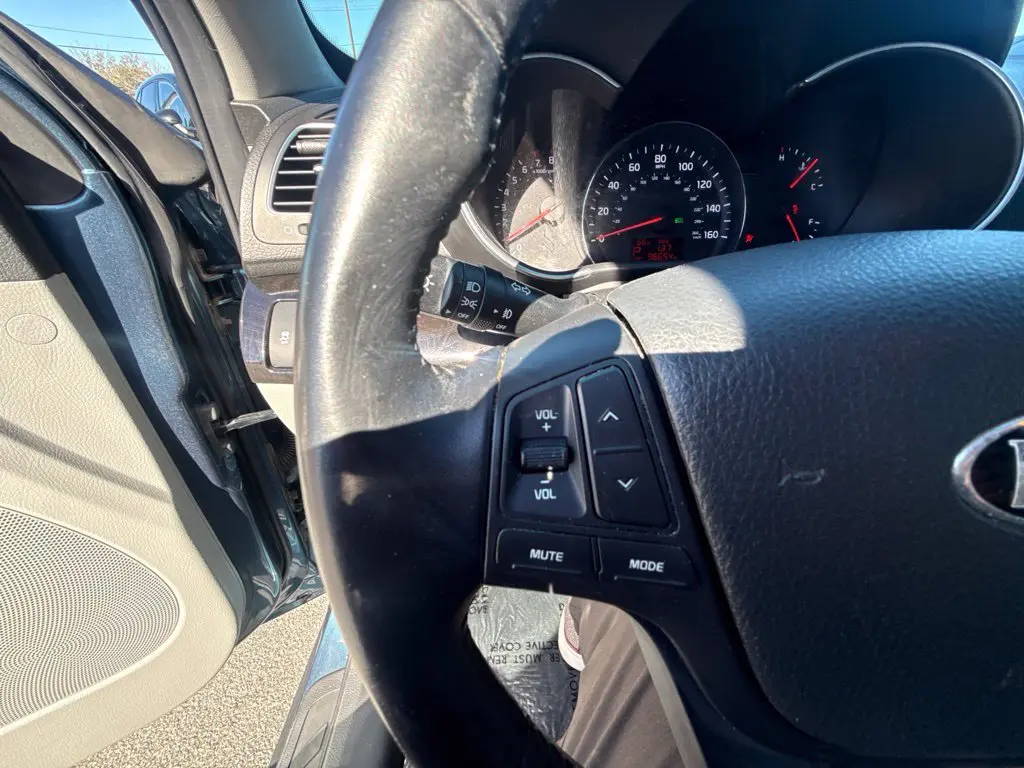 2014 Kia Sorento - $8,702