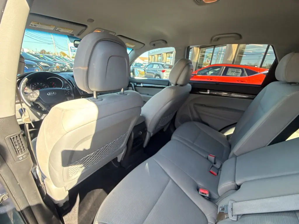 2014 Kia Sorento - $8,702
