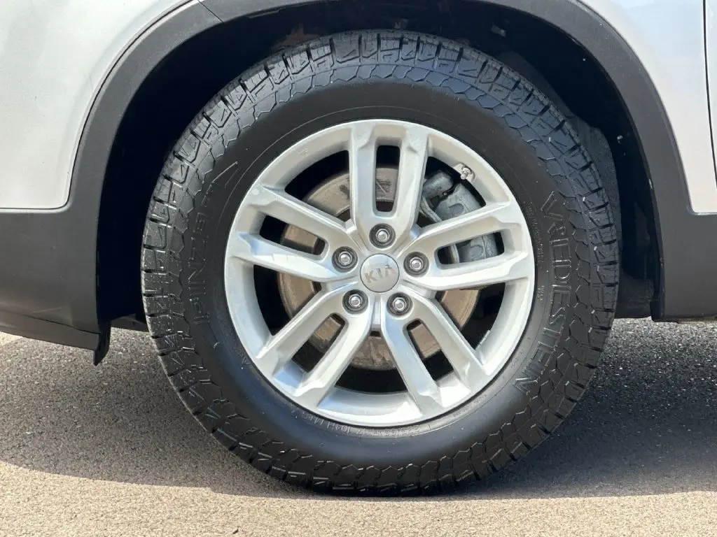 2014 Kia Sorento - $7,205