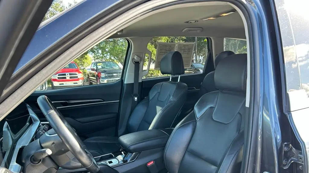 2023 Kia Telluride LX