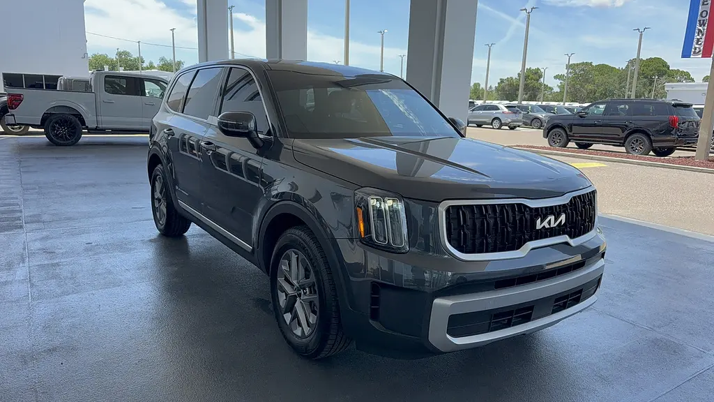 2023 Kia Telluride LX