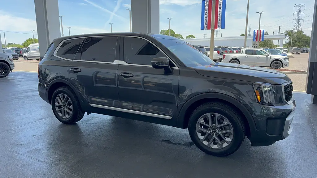 2023 Kia Telluride LX