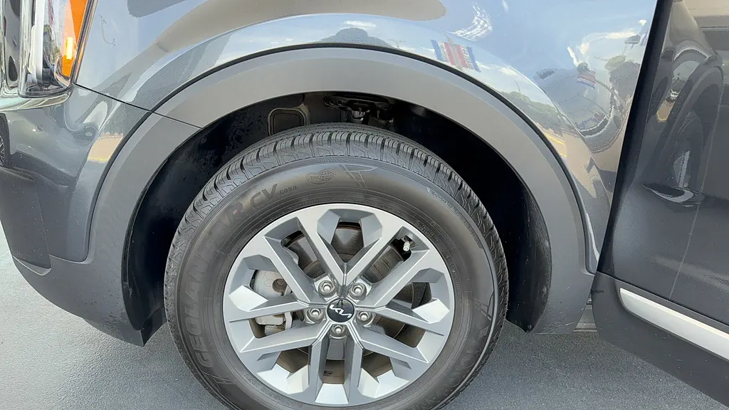 2023 Kia Telluride LX
