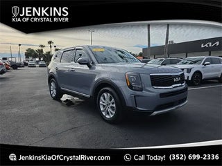 2022 Kia Telluride with Everlasting Silver Exterior