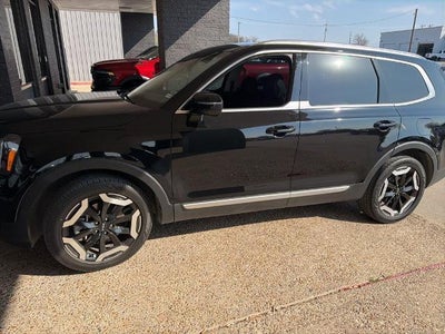 Photo of a 2024 Kia Telluride EX 4DR SUV for sale