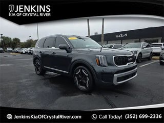 2023 Kia Telluride with Gravity Gray Exterior