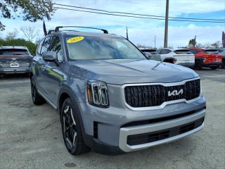 2023 Kia Telluride with Everlasting Silver Exterior