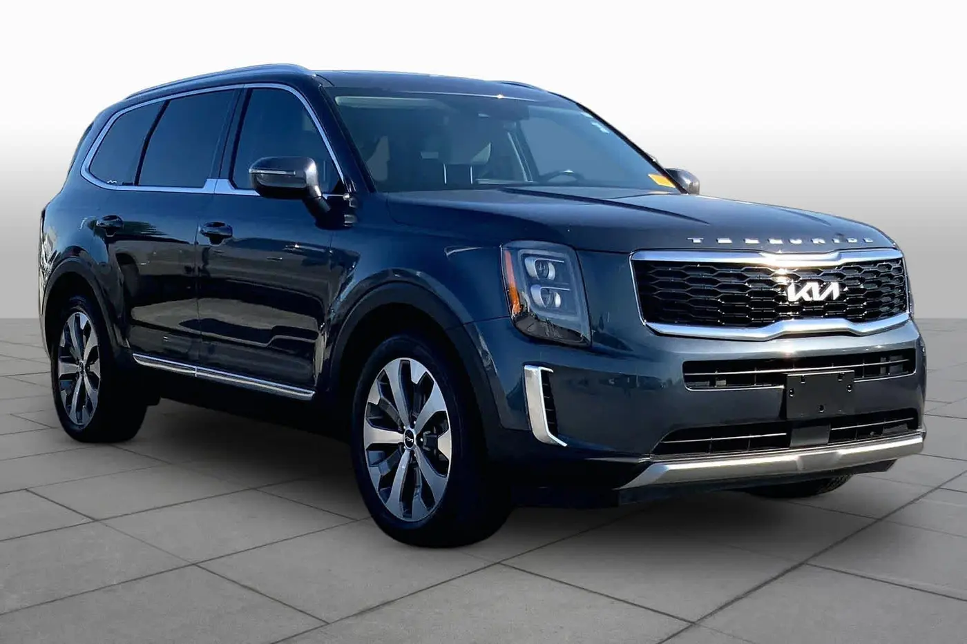 2022 Kia Telluride - $25,895