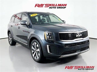 2022 Kia Telluride with Gravity Grey Exterior