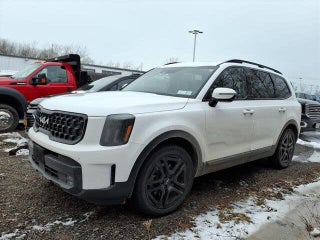 2024 Kia Telluride with Glacial White Pearl Exterior