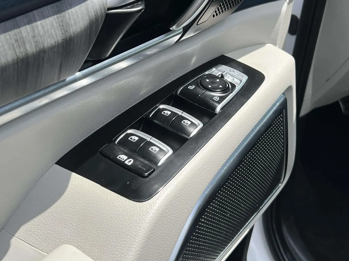 2023 Kia Telluride - $30,138