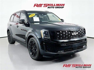 2022 Kia Telluride with Ebony Black Exterior