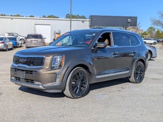 2022 Kia Telluride with Dark Moss Exterior