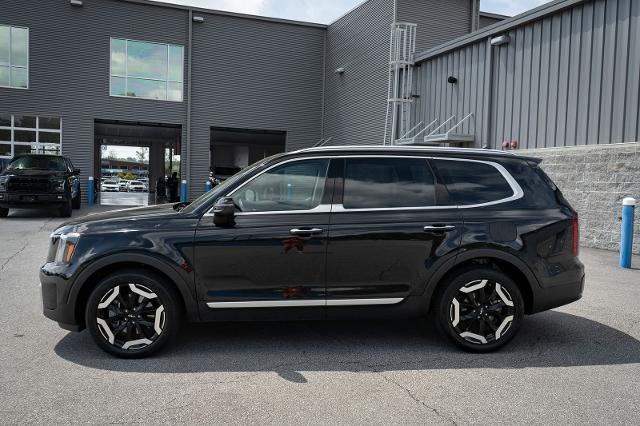 2025 Kia Telluride - $33,000