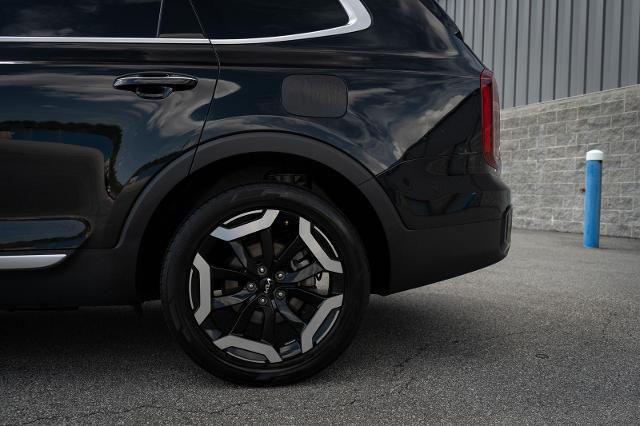 2025 Kia Telluride - $33,000