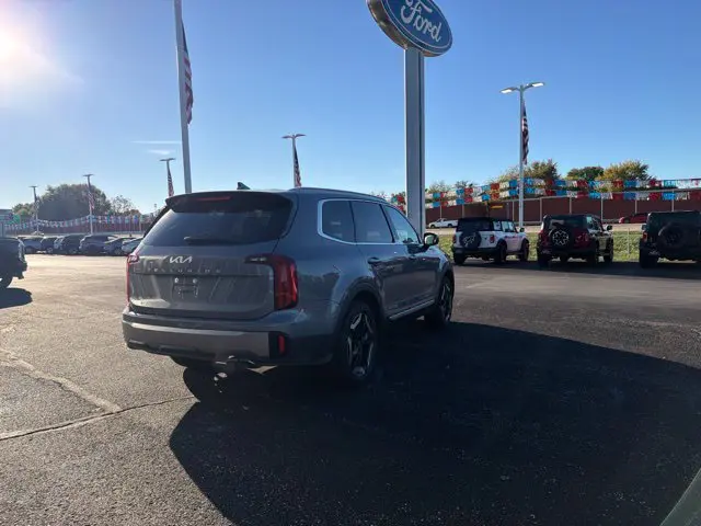 2025 Kia Telluride - $31,990