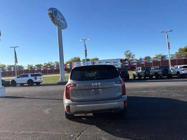 2025 Kia Telluride - $31,990