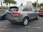 2017 Sorento Thumbnail 3