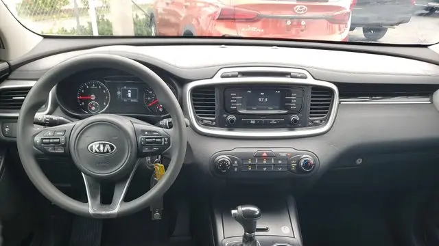 2017 Kia Sorento LX