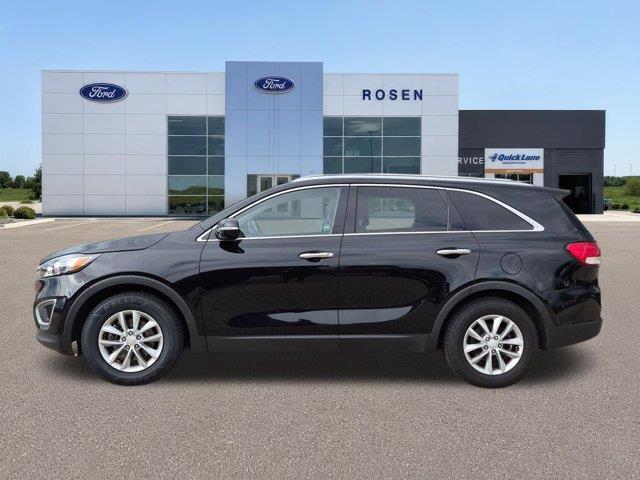 2016 Kia Sorento - $10,413