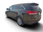 2017 Sorento Thumbnail 3