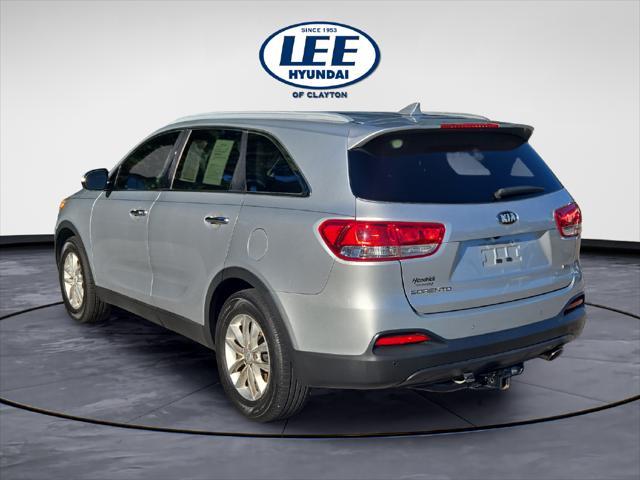2017 Kia Sorento - $9,788