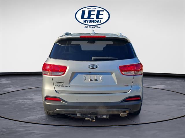2017 Kia Sorento - $9,788