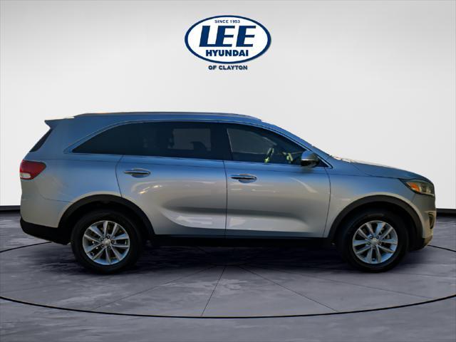 2017 Kia Sorento - $9,788