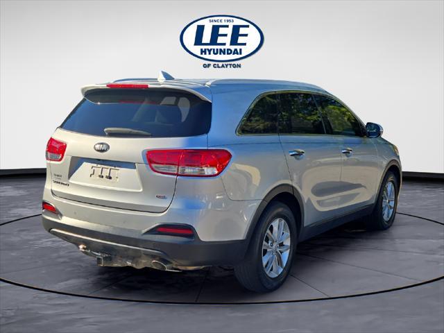 2017 Kia Sorento - $9,788
