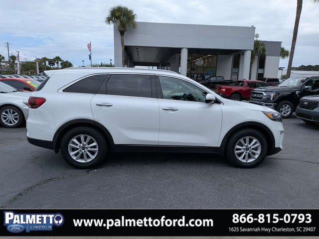 2019 Kia Sorento L — photo 1 of 12
