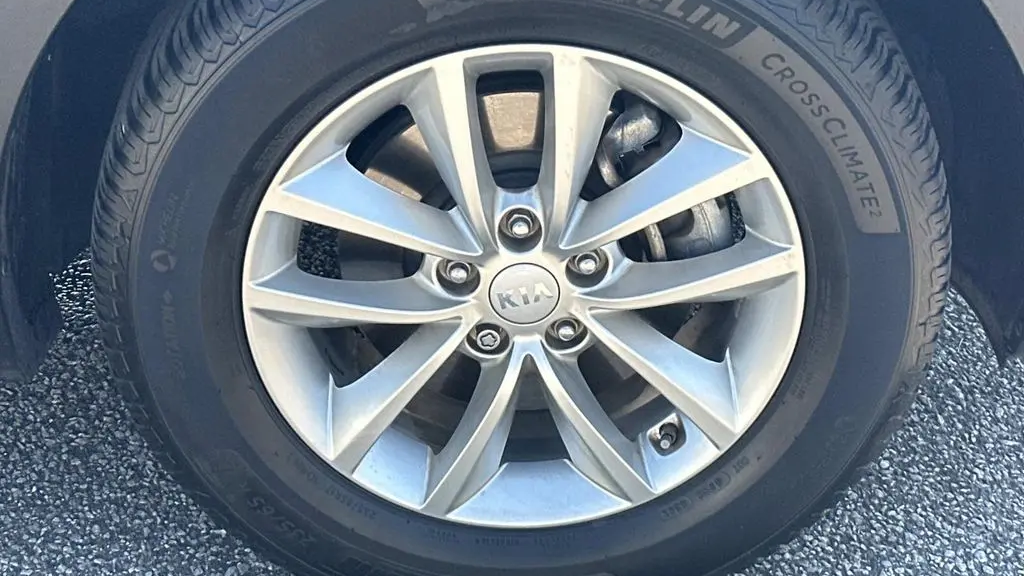 2017 Kia Sorento L