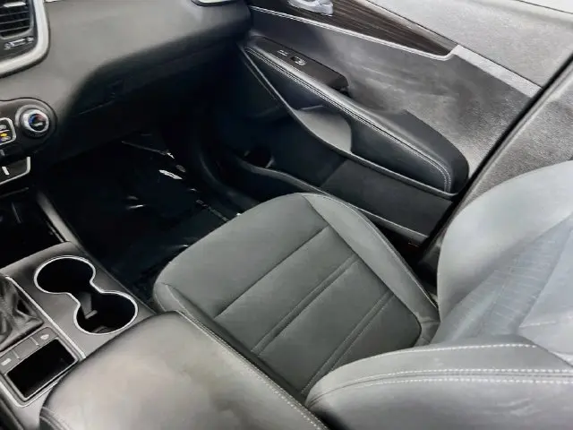 2019 Kia Sorento - $12,500