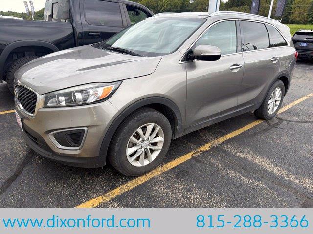 2016 Kia Sorento - $8,944