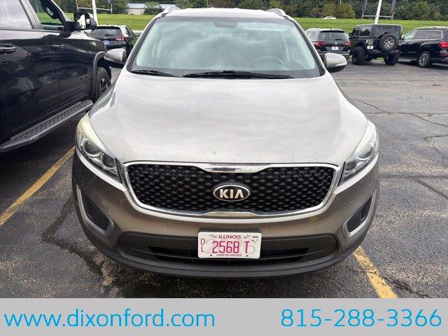 2016 Kia Sorento - $8,944