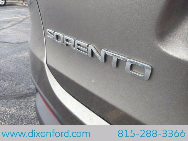2016 Kia Sorento - $8,944