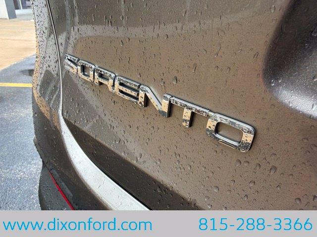 2016 Kia Sorento - $8,944