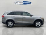 2017 Sorento Thumbnail 9