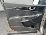 2017 Sorento Thumbnail 16