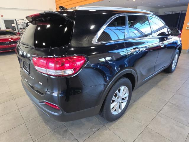 2018 Kia Sorento - $11,679