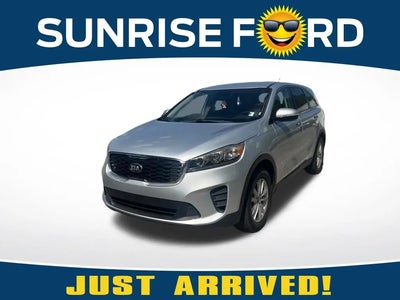 Photo of a 2019 Kia Sorento L 4DR SUV for sale