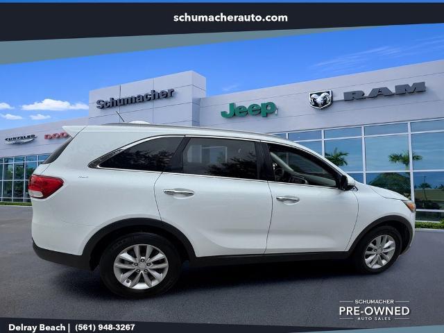 2017 Kia Sorento - $7,777