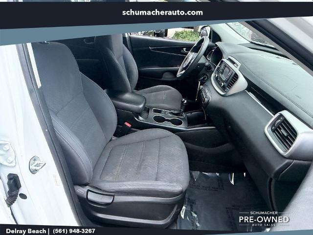 2017 Kia Sorento - $7,777