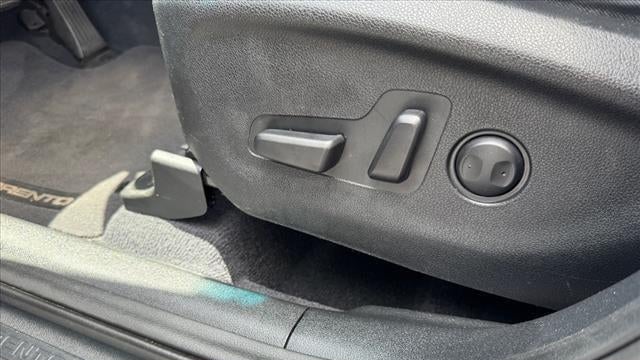 2020 Kia Sorento S V6
