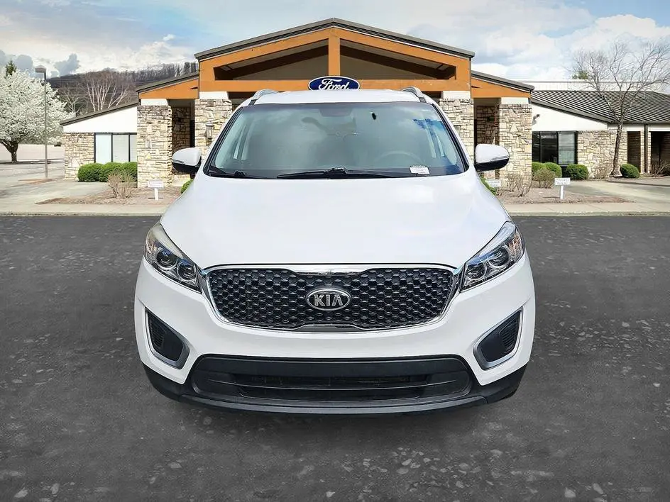 2018 Kia Sorento - $9,899