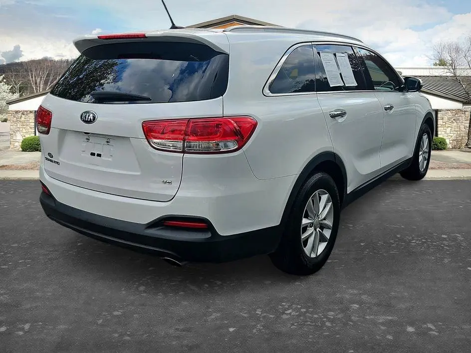 2018 Kia Sorento - $9,899