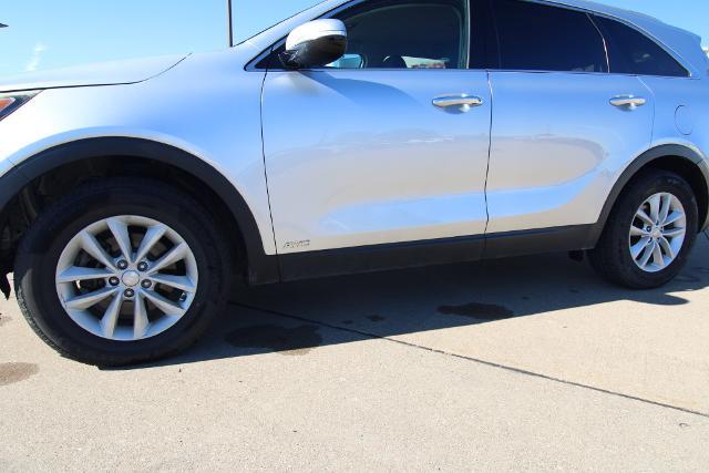 2018 Kia Sorento - $10,333