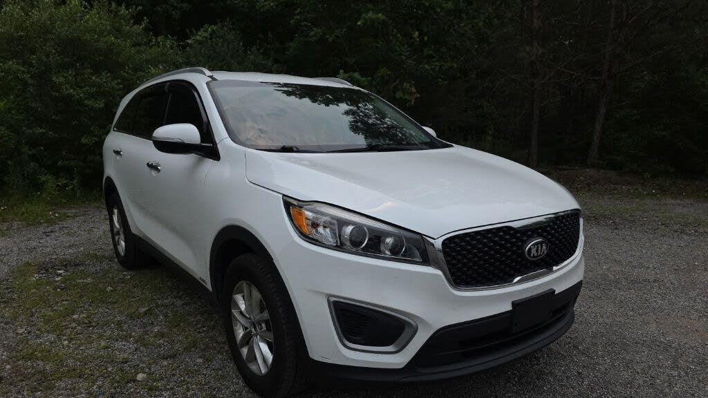 Preowned 2016 Kia Sorento LX for Sale